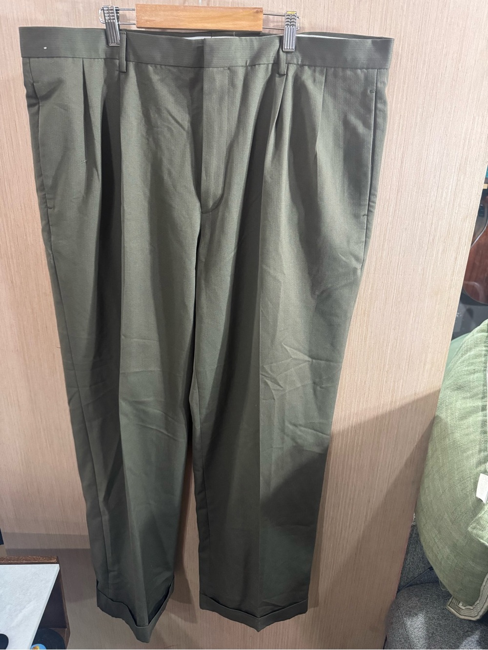 Men's Breakwater Olive Green Pleated Dress Pants Size 42 by 32